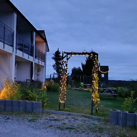 Apartment Poswiata - Dwupokojowe, Komfortowe, O Wielkosci Domku, Ze Wspanialym Widokiem Na Laki Bobolin